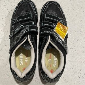 NWT womens Shimano cycle shoes.
